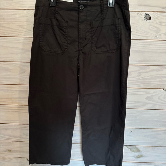 Sanctuary Black Crop Pants - Picture 2 of 6